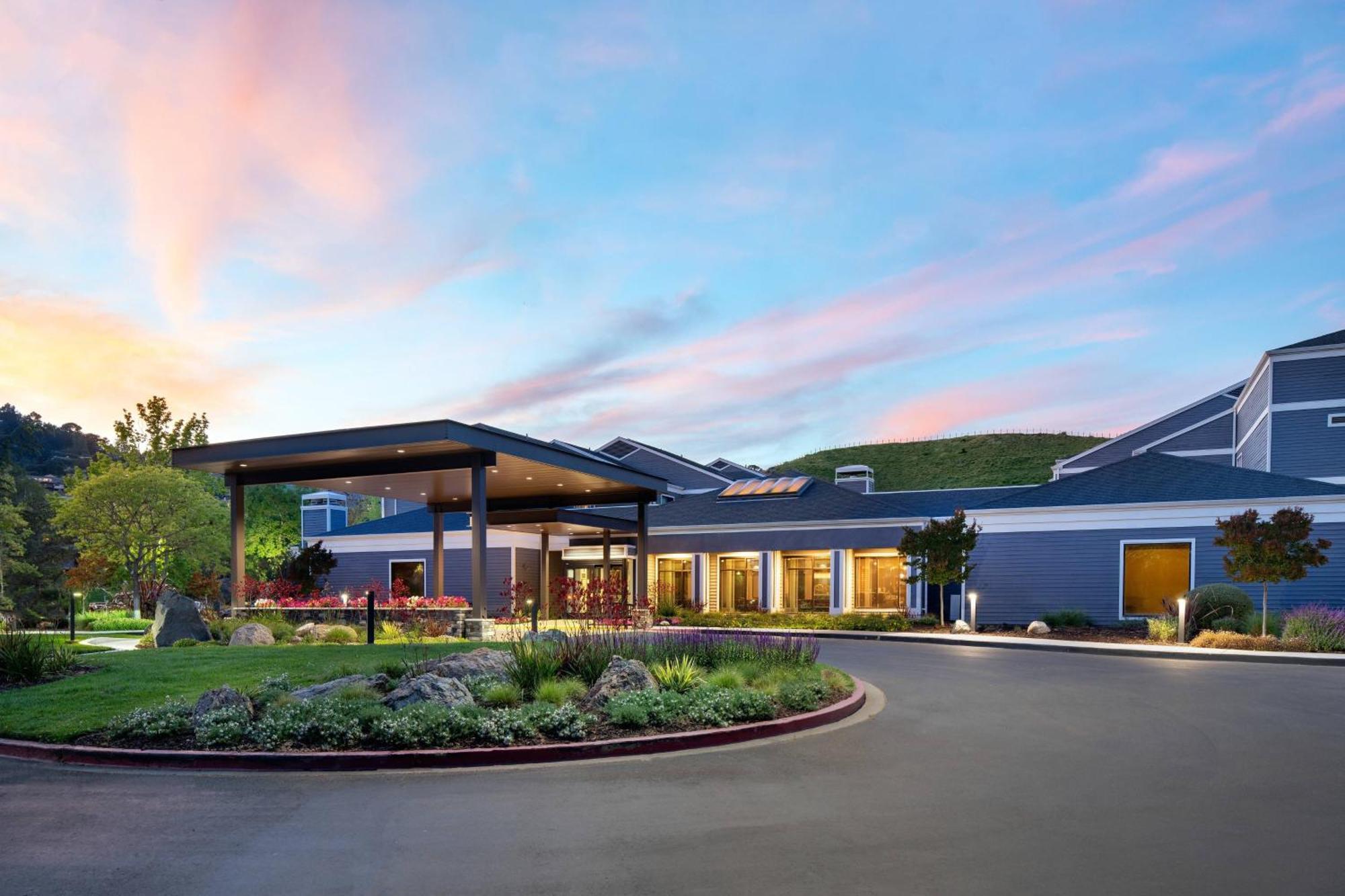 Courtyard San Francisco Larkspur Landing/Marin County Hotel Exterior photo
